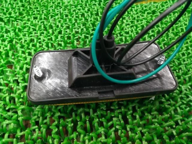 Unknown Manufacturer
Side marker (one side only)