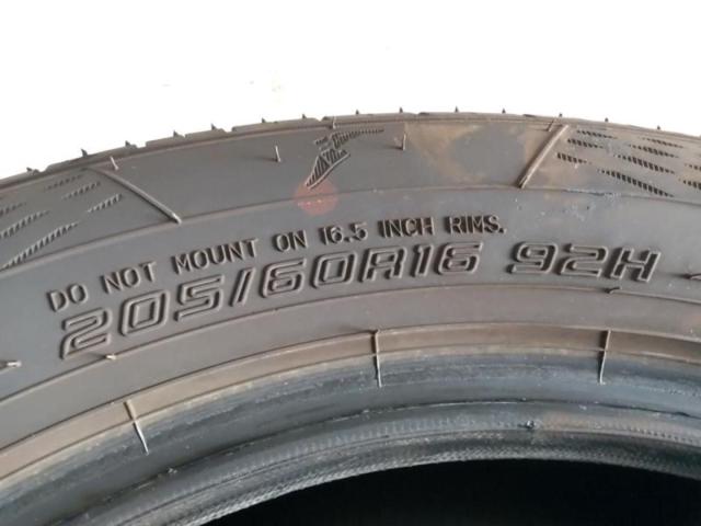 GOODYEAR EfficientGrip ECO EG02 タイヤ1本のみ