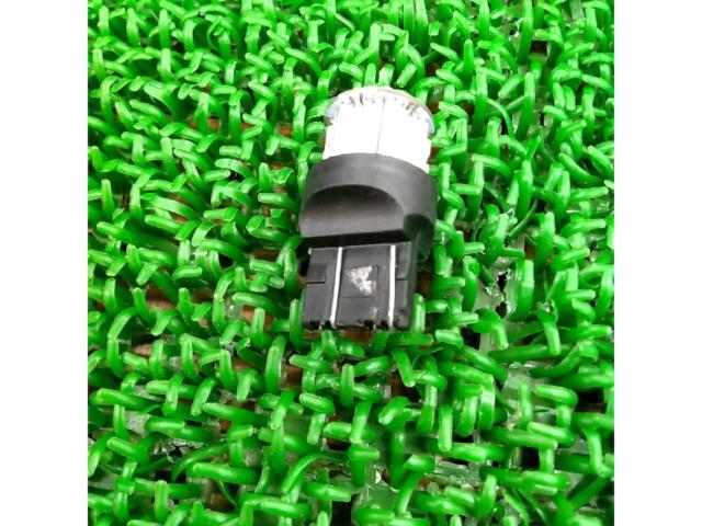 Unknown Manufacturer
LED bulb