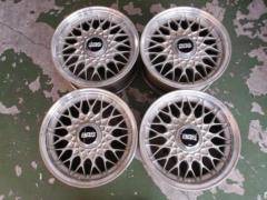 Rare and unusual Isuzu genuine optional parts
BBS aluminum wheels
Piazza