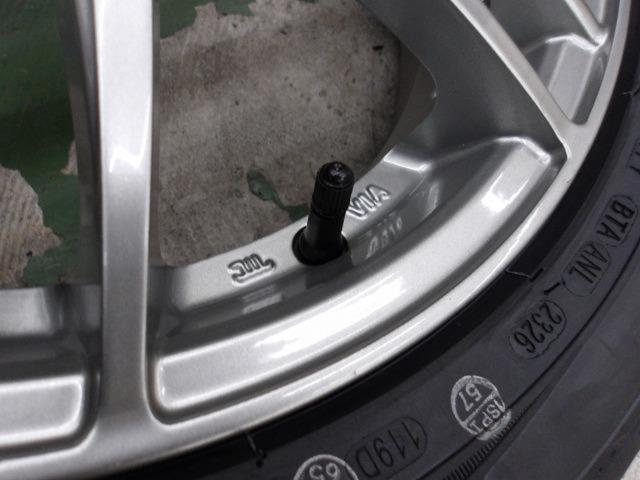 BRIDGESTONE (Bridgestone)
ECO
FORME (Eco-form)
SE-18
+
KENDA (Kenda)
KR 203