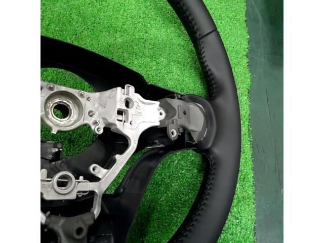 トヨタ純正 レザーステアリング【80系ノア/VOXY/エスクァイア 60系ハリアー】
