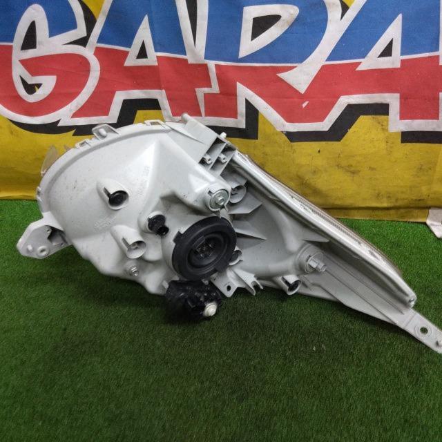 【左】SUZUKI ヘッドライト