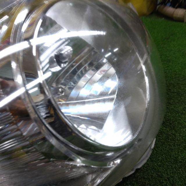 【左】SUZUKI ヘッドライト