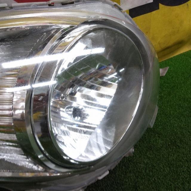 【右】SUZUKI ヘッドライト