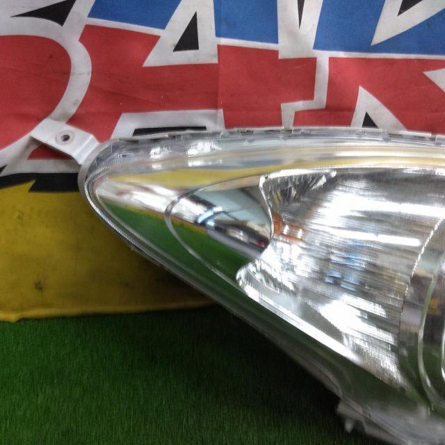 【右】SUZUKI ヘッドライト