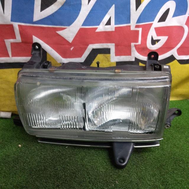 【左右セット】TOYOTA ヘッドライト