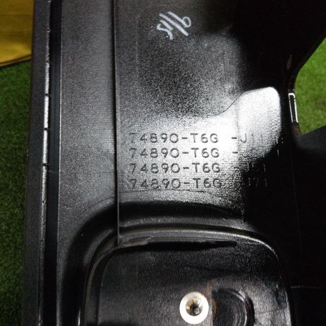HONDA
Back door garnish