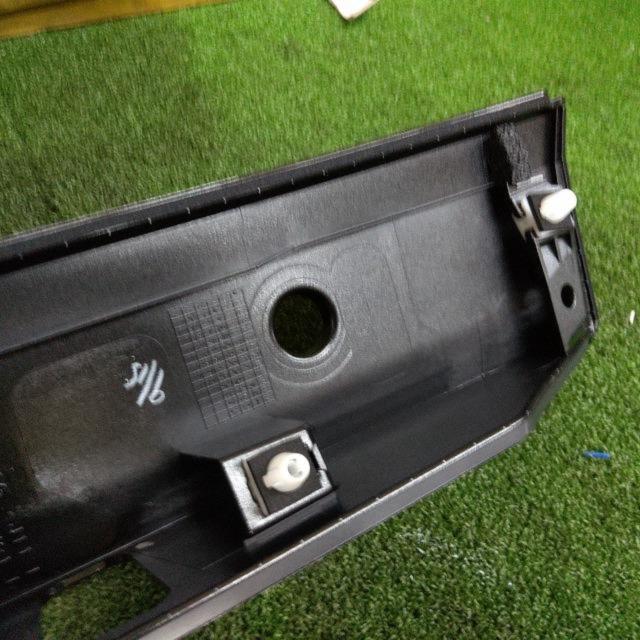 HONDA
Back door garnish