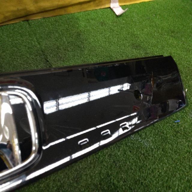 HONDA
Back door garnish