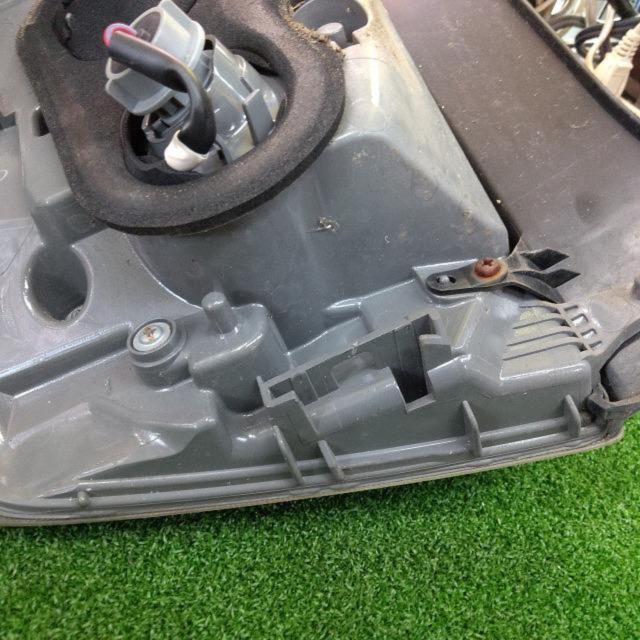TOYOTA純正 テールレンズ