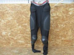 KOMINE
Protector pants