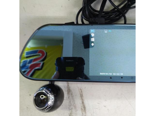 TITAN
amaze
DVR-R535
3-camera mirror-type dashcam