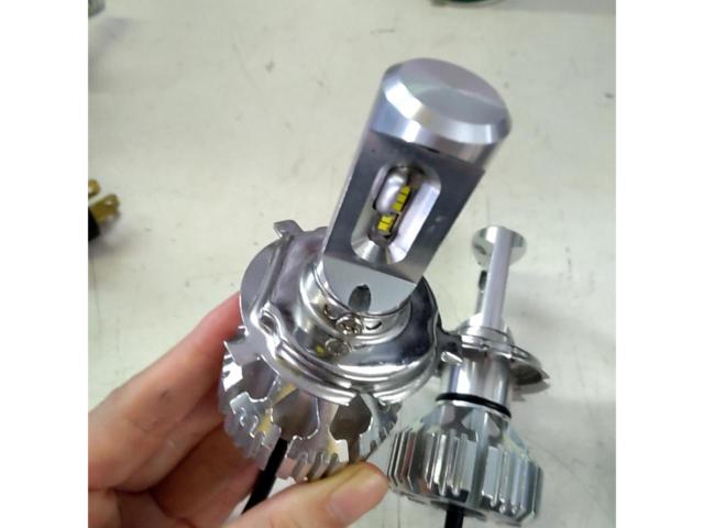 メーカー不明 H4LED バルブ