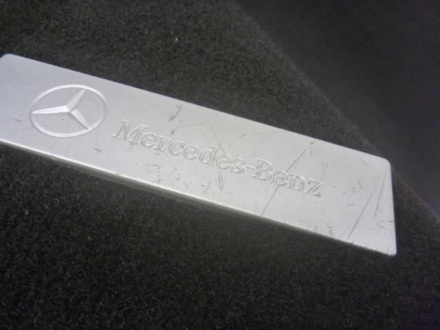 Mercedes-Benz純正 フロアマット