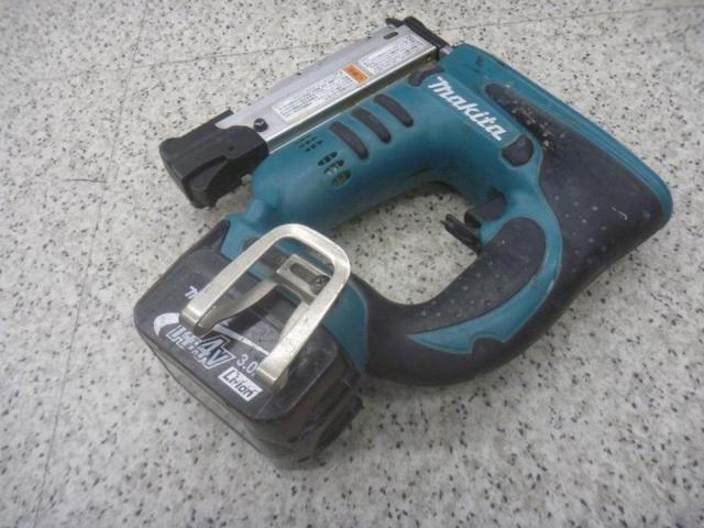 【WG】Makita マキタ 充電式ピンタッカ + バッテリー PT350D/BL130