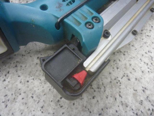 【WG】Makita マキタ 充電式ピンタッカ + バッテリー PT350D/BL130
