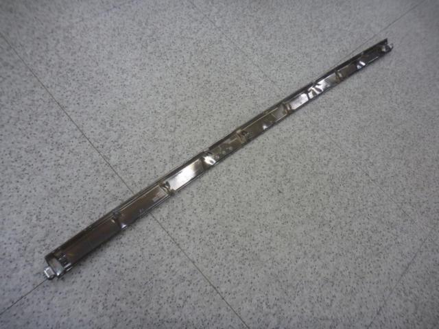 【トヨタ純正】リアバンパーメッキモールガーニッシュ