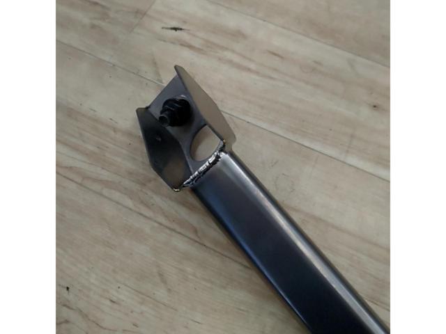 NISMO
Front strut tower bar
54420-RSE20
Titanium