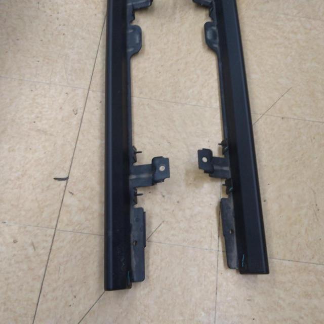 JEEP JL系ラングラー純正サイドステップ(新車外し品)
