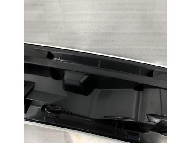 トヨタ 90系ノア純正ルーフスポイラー 76085-V1010