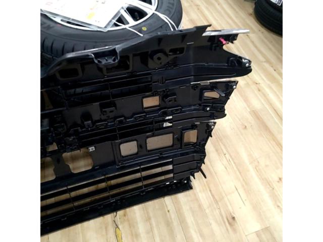 トヨタ 90系ノア純正フロントグリル 53101-V1020