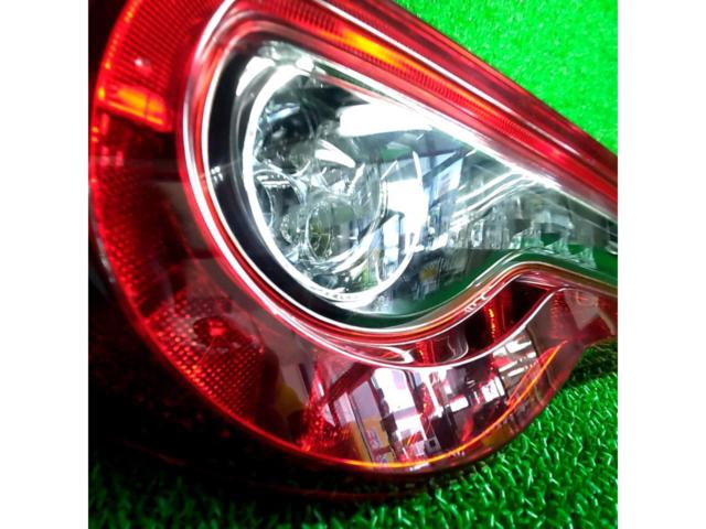【トヨタ純正】86 ZN6後期 テールレンズ左右セット