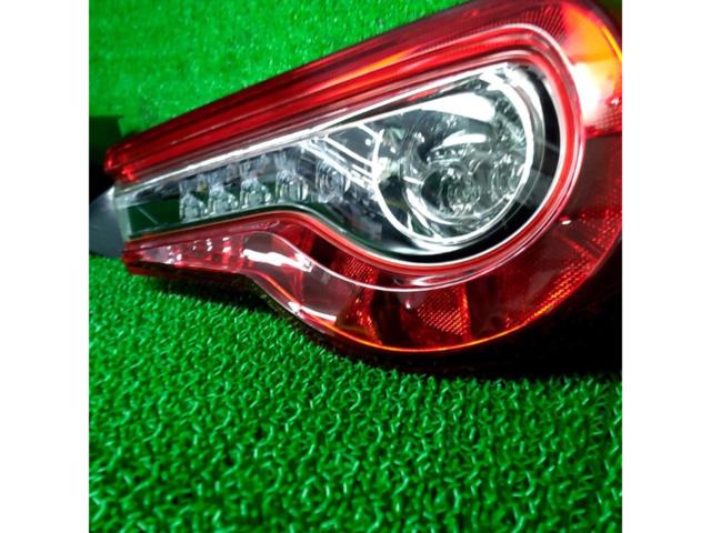 【トヨタ純正】86 ZN6後期 テールレンズ左右セット