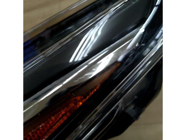 トヨタ 50系プリウス 後期 純正LEDヘッドライト