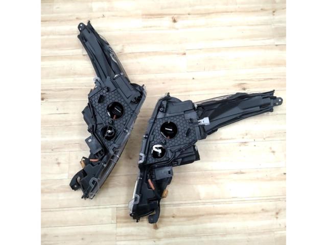 トヨタ 50系プリウス 後期 純正LEDヘッドライト