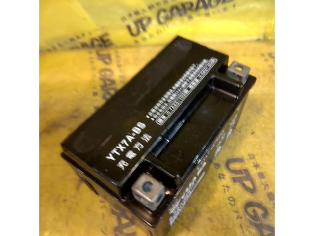 ワケアリ AGM YUASA バッテリー YTX7A-BS マジェスティ125/シグナスX(SE12J)/アクシストリート/スカイウェイブ250CJ41A)