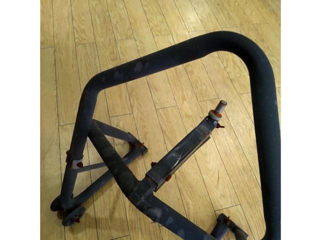 Wakeari
Unknown Manufacturer
Front maintenance stand