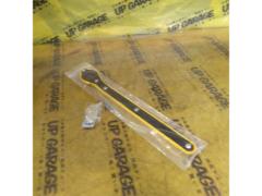 Labor-saving wrench for pantograph jacks