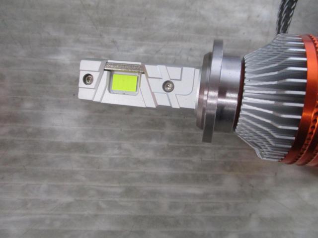 18LED
LED bulb
9005 (HB3)