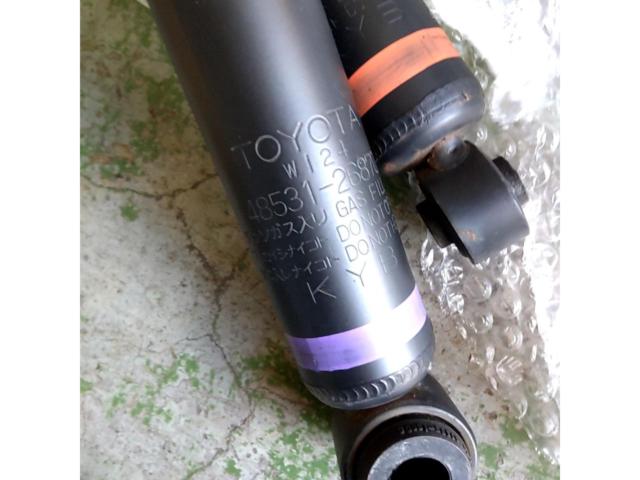 Toyota genuine
200 series / Hiace
Front/rear shocks