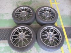 ENKEI (circles)
PerformanceLine
PFM 1
+
BRIDGESTONE
POTENZA
RE004