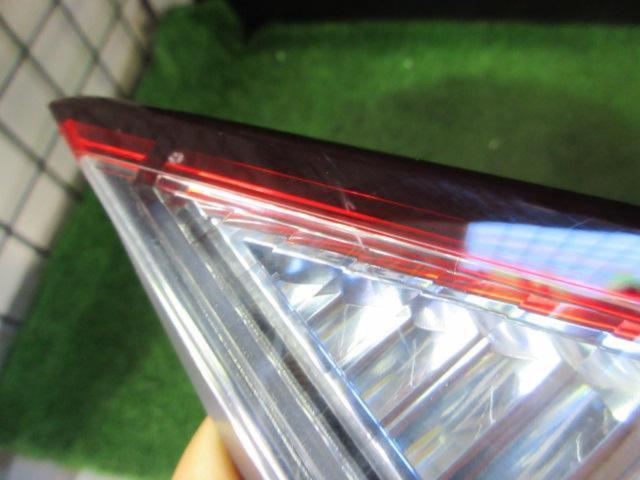 【HONDA】ヴェゼル/RU3 純正テールレンズ 右側の内側のみ