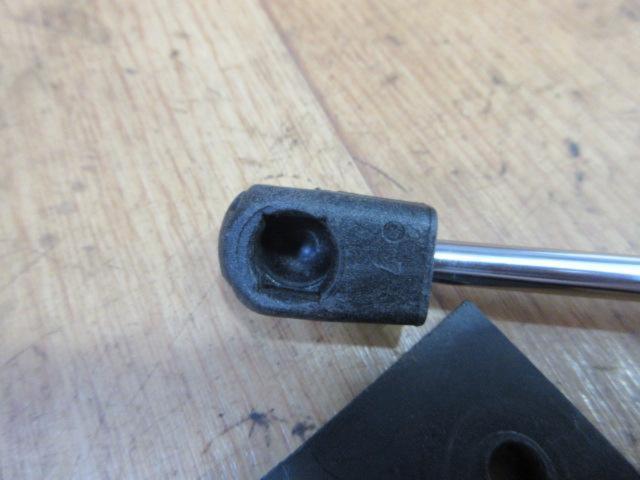 Manufacturer unknown (mista?) NB Roadster
Trunk damper/trunk lift kit