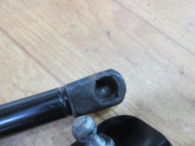Manufacturer unknown (mista?) NB Roadster
Trunk damper/trunk lift kit