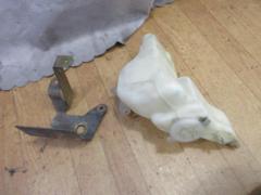 Mazda N-series Roadster
Genuine washer tank