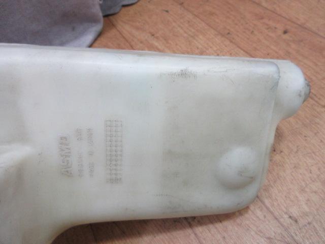 Mazda N-series Roadster
Genuine washer tank