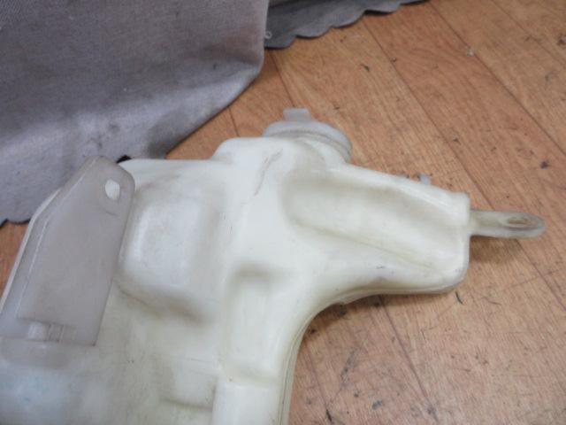 Mazda N-series Roadster
Genuine washer tank