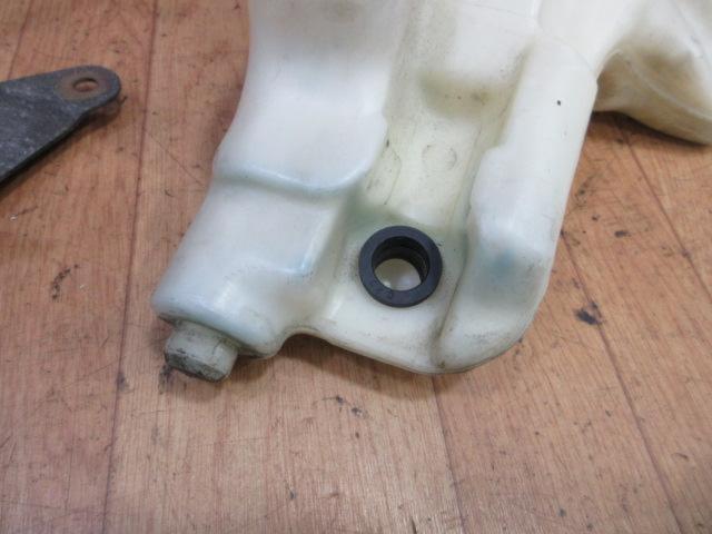 Mazda N-series Roadster
Genuine washer tank