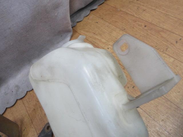 Mazda N-series Roadster
Genuine washer tank