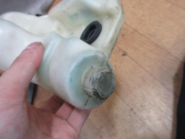 Mazda N-series Roadster
Genuine washer tank