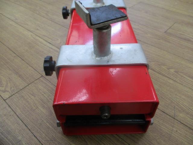 For maintenance!! ASTRO
PRODUCTS
Two-wheel jack