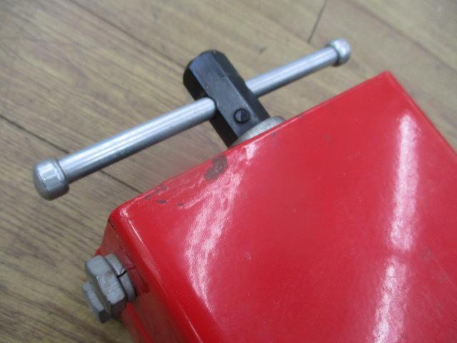 For maintenance!! ASTRO
PRODUCTS
Two-wheel jack