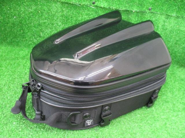 10-14L MOTO
FIZZ
Shell Seat Case 2