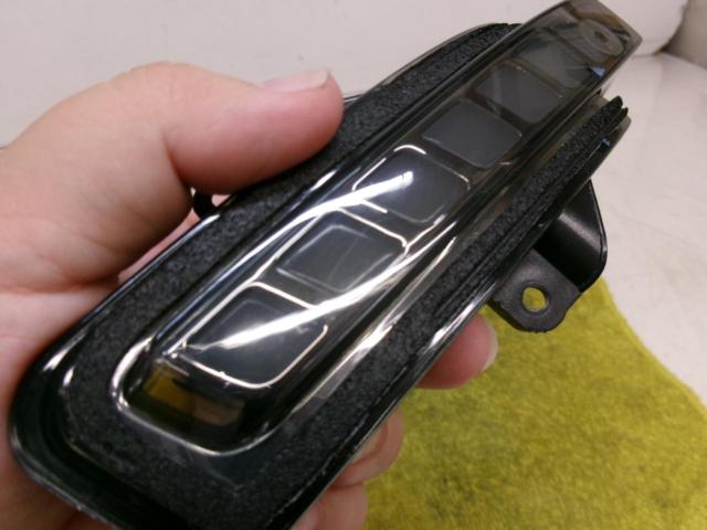 Unknown Manufacturer
Door mirror
Sequential
A turn signal