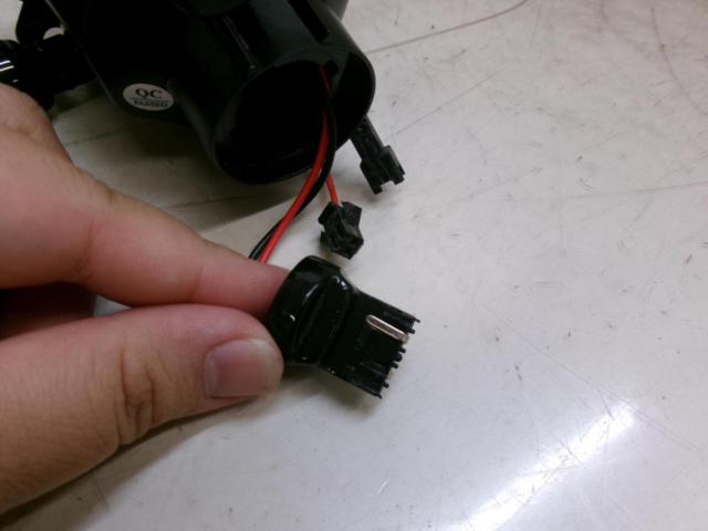 Unknown Manufacturer
Sequential
A turn signal
Right and left